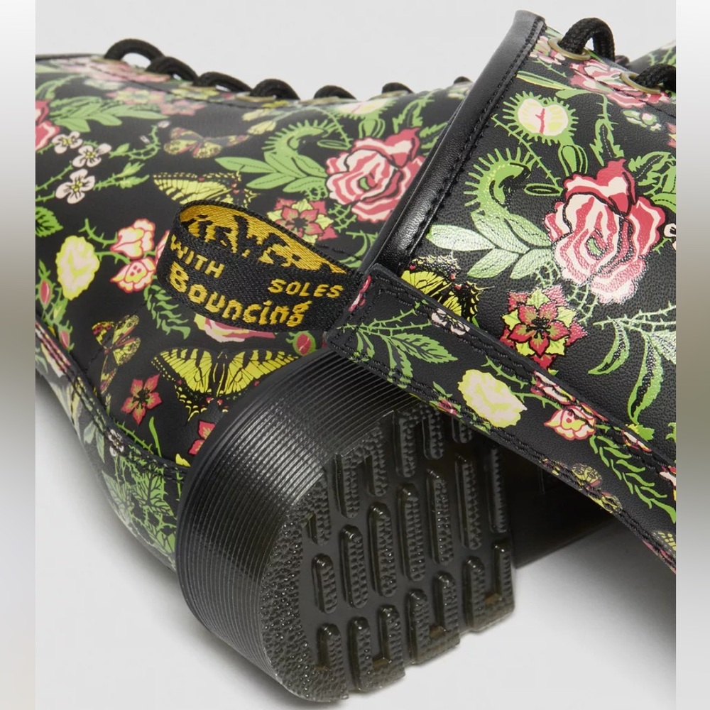 Worn Once Doc Martens 1460 Floral Bloom Leather lace up boots size US5